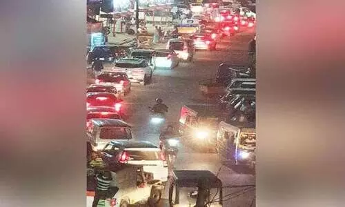 പൊടിയും ഗതാഗതക്കുരുക്കും; മാനന്തവാടിയിൽ യാത്രക്കാർ വലയുന്നു