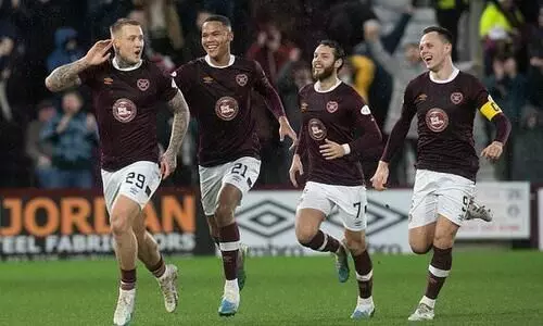 സ്വന്തം ഹാഫിൽനിന്നൊരു വണ്ടർ ഗോൾ; ഹംഫ്രിസിന് കൈയടിച്ച് കാൽപന്തുലോകം- വിഡിയോ