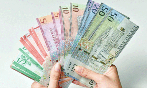 റി​യാ​ലി​ന്‍റെ വി​നി​മ​യ നി​ര​ക്ക് വീ​ണ്ടും 215ലേ​ക്ക്