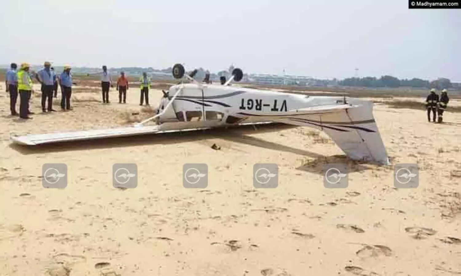തിരുവനന്തപുരം വിമാനത്താവളത്തിൽ പരിശീലന വിമാനം ഇടിച്ചിറക്കി
