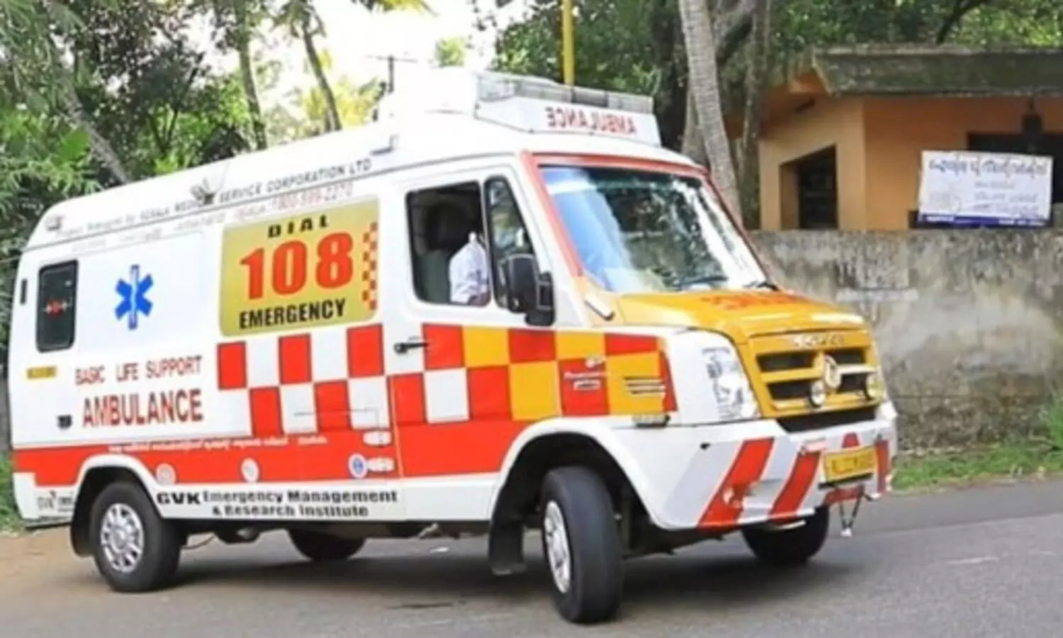 കനിവ് 108: പുതിയ ബ്ലാക്ക് സ്‌പോട്ടുകള്‍ കണ്ടെത്തി ആംബുലന്‍സുകള്‍ വിന്യസിക്കുമെന്ന് വീണ ജോര്‍ജ്