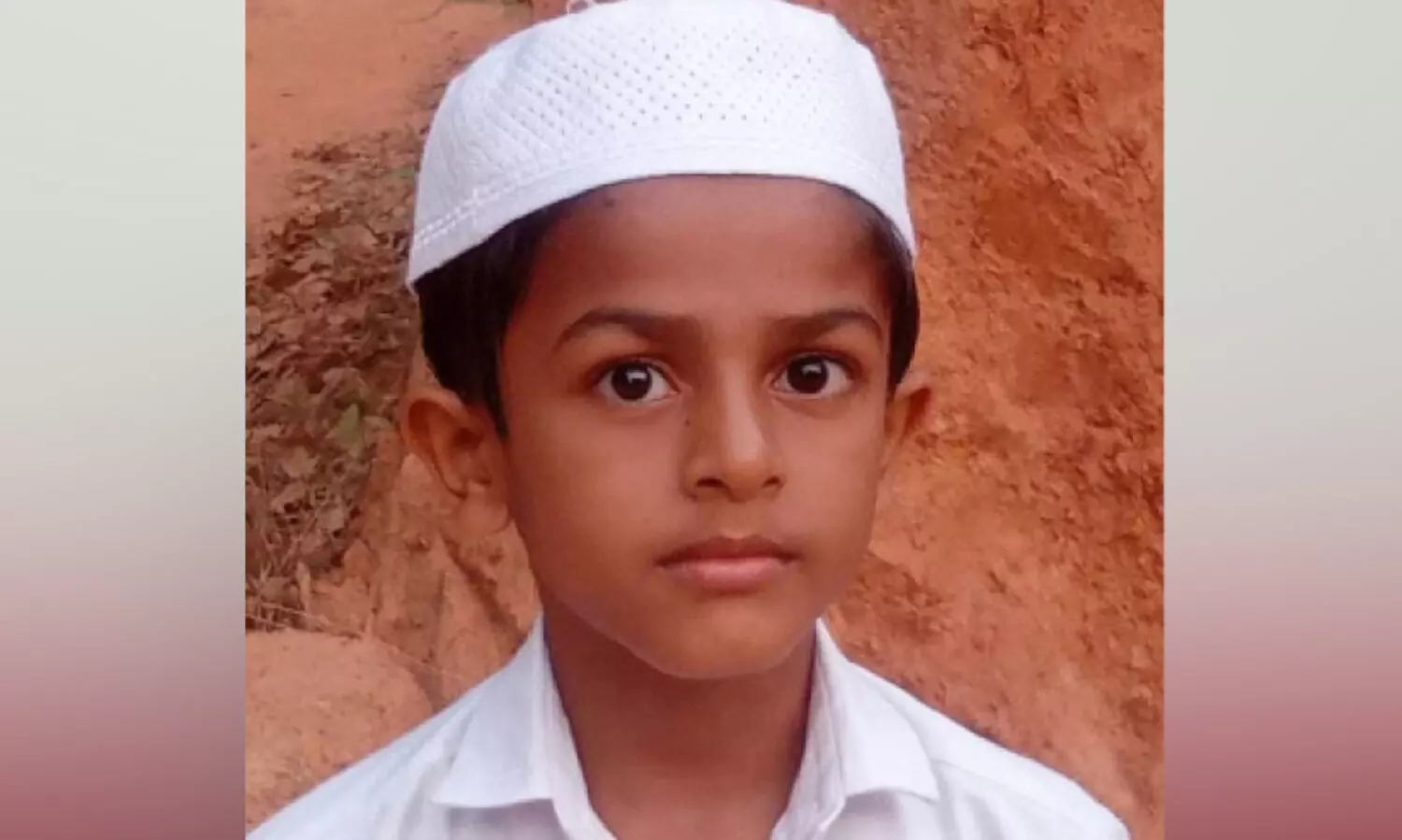 മുങ്ങിത്താണ 11കാരനെ പ്ലാസ്റ്റിക് കുപ്പികൾ അരയിൽ കെട്ടി രക്ഷിച്ച് എട്ടുവയസ്സുകാരൻ