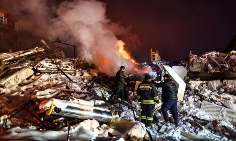 തുര്ക്കി-സിറിയ ഭൂകമ്പം; ആദരാഞ്ജലി അർപ്പിച്ച് നിയമസഭ; മുഖ്യമന്ത്രി പ്രമേയം അവതരിപ്പിച്ചു തുര്ക്കി-സിറിയ ഭൂകമ്പം; ആദരാഞ്ജലി അർപ്പിച്ച് നിയമസഭ; മുഖ്യമന്ത്രി പ്രമേയം അവതരിപ്പിച്ചു