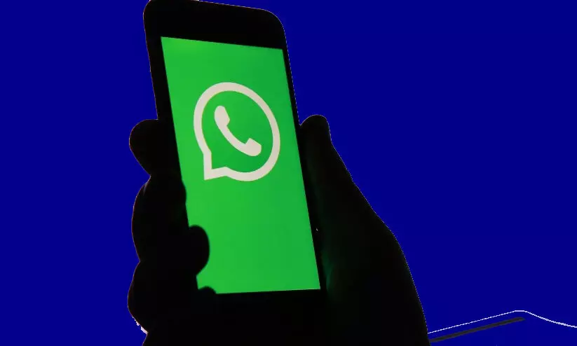 അശ്ലീല സൈറ്റിൽ യുവതിയുടെ ഫോട്ടോ എത്തിയത് 10ാം ക്ലാസ് വാട്സാപ്പ് ഗ്രൂപ്പിൽ നിന്നെന്ന് പരാതി; ഒത്തുതീർപ്പിന് ശ്രമിച്ച സംഭവത്തിൽ സി.ഐക്കെതിരെ അന്വേഷണം