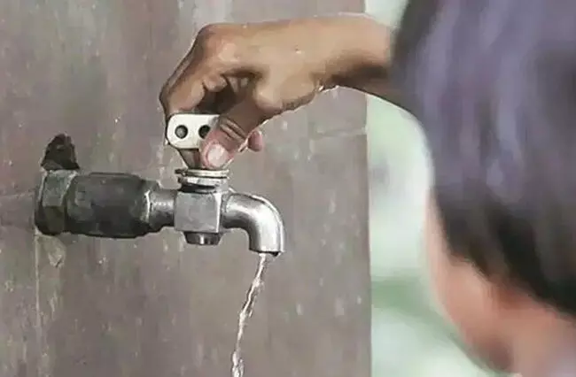 വാട്ടർ ചാർജ് ഓൺലൈൻ വഴി: ഉത്തരവ് വാട്ടർ അതോറിറ്റി മരവിപ്പിച്ചു വാട്ടർ ചാർജ് ഓൺലൈൻ വഴി: ഉത്തരവ് വാട്ടർ അതോറിറ്റി മരവിപ്പിച്ചു