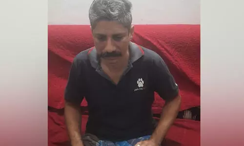 കേസ് ലഘൂകരിക്കുന്നതിന് ഒരു ലക്ഷം രൂപ കൈക്കൂലി; ഫോറസ്റ്റ് റേഞ്ച് ഓഫീസർ വിജിലൻസ് പിടിയിൽ