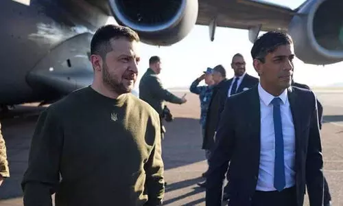 യുദ്ധം മുറുകുന്നതിനിടെ കൂടുതൽ ആയുധങ്ങൾ തേടി സെലൻസ്കി ബ്രിട്ടനിൽ