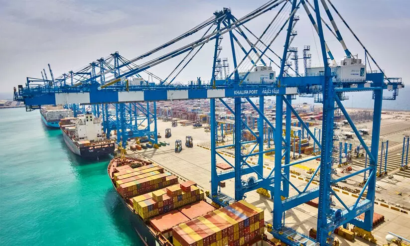 ഏ​റ്റ​വും വ​ലി​യ ലോ​ഗോ; ഖ​ലീ​ഫ തു​റ​മു​ഖ​ത്തി​ന് ലോ​ക റെ​ക്കോ​ഡ്