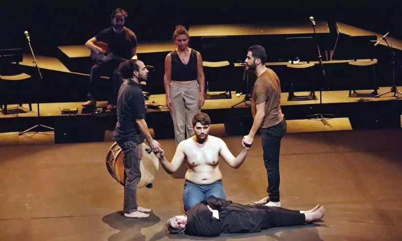 കണ്ണീരും ചെറുസന്തോഷങ്ങളും ആത്മസംഘർഷങ്ങളും വേദിയിലെത്തിച്ച് നാടകങ്ങൾ കണ്ണീരും ചെറുസന്തോഷങ്ങളും ആത്മസംഘർഷങ്ങളും വേദിയിലെത്തിച്ച് നാടകങ്ങൾ