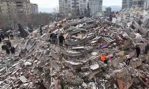 ഭൂ​ക​മ്പം: മ​ര​ണം 11,000