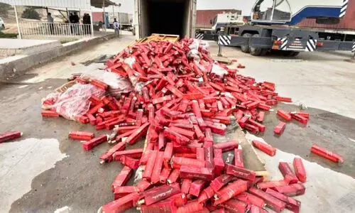 കുവൈത്തിൽ പരിശോധനകളില്‍ പിടിച്ചെടുത്ത 1.15 ലക്ഷം കുപ്പി മദ്യം നശിപ്പിച്ചു