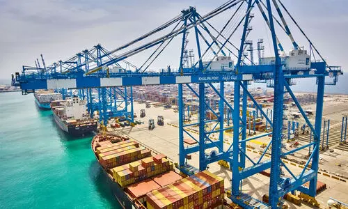 ഏ​റ്റ​വും വ​ലി​യ ലോ​ഗോ; ഖ​ലീ​ഫ തു​റ​മു​ഖ​ത്തി​ന് ലോ​ക റെ​ക്കോ​ഡ്