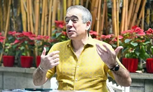 എ​​ഴു​​ത്തി​​ന്‍റെ ന​​യ​​ത​​ന്ത്രം