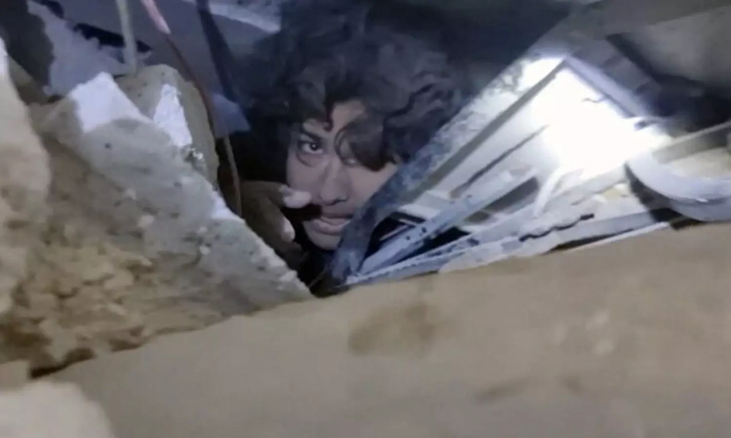 ‘‘ദൈവമേ, എന്റെ ഒരു കുഞ്ഞിനെയെങ്കിലും ബാക്കിയാക്കണേ...’’; വേദനയായി ഭൂകമ്പത്തിൽ ആറ് മക്കളെ നഷ്ടപ്പെട്ട സിറിയക്കാരൻ