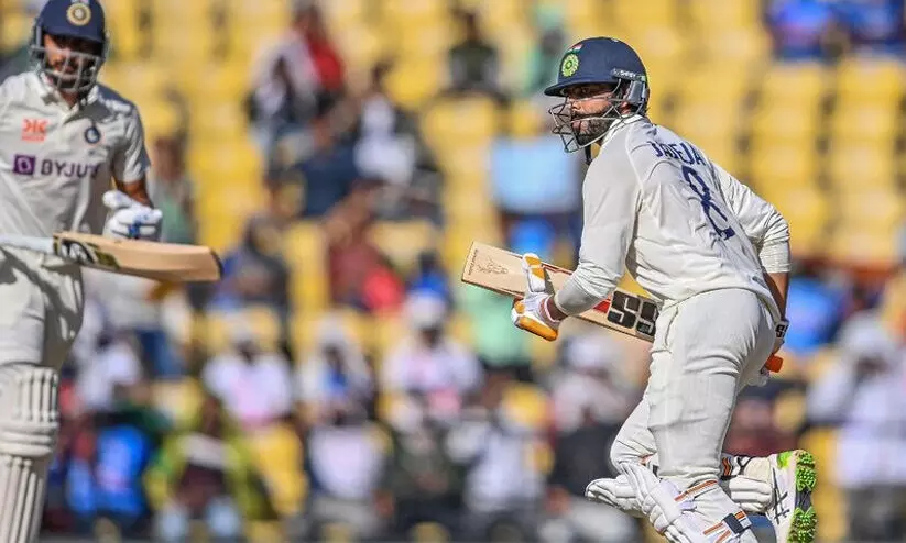 രോഹിതിന് പിന്നാലെ അർധ സെഞ്ച്വറിയുമായി ജദേജയും അക്സർ പട്ടേലും; ഇന്ത്യ മികച്ച ലീഡിലേക്ക്