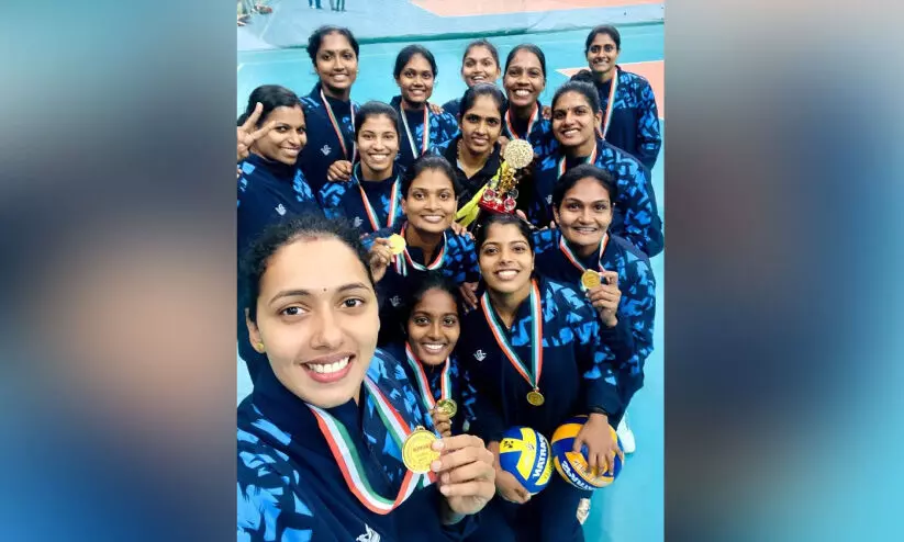 ദേശീയ സീനിയർ വോളി: കെ.എസ്.ഇ.ബി കരുത്തിൽ കേരളം ദേശീയ സീനിയർ വോളി: കെ.എസ്.ഇ.ബി കരുത്തിൽ കേരളം