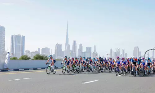 യു.​എ.​ഇ വ​നി​ത ടൂ​റി​ന്​ തു​ട​ക്കം; അ​ഭി​വാ​ദ്യ​വു​മാ​യി ശൈ​ഖ്​ മു​ഹ​മ്മ​ദ്​