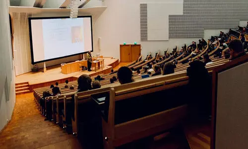 മു​ഹ​റ​ഖി​ൽ മ​ൾ​ട്ടി യൂ​നി​വേ​ഴ്സി​റ്റി കാ​മ്പ​സി​ന് നി​ർ​ദേ​ശം