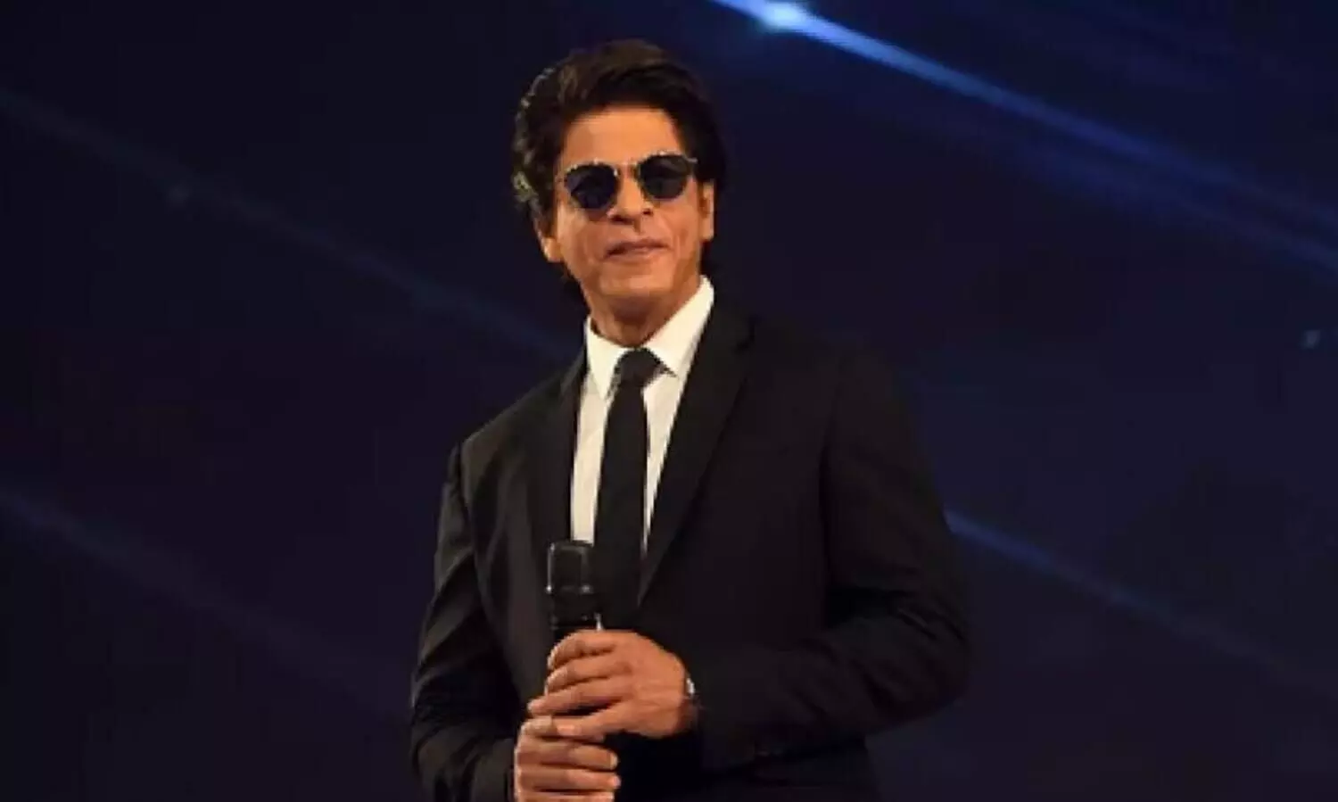 After Pathaan’s success, Shah Rukh Khan leaves for Jawan shoot with director Atlee