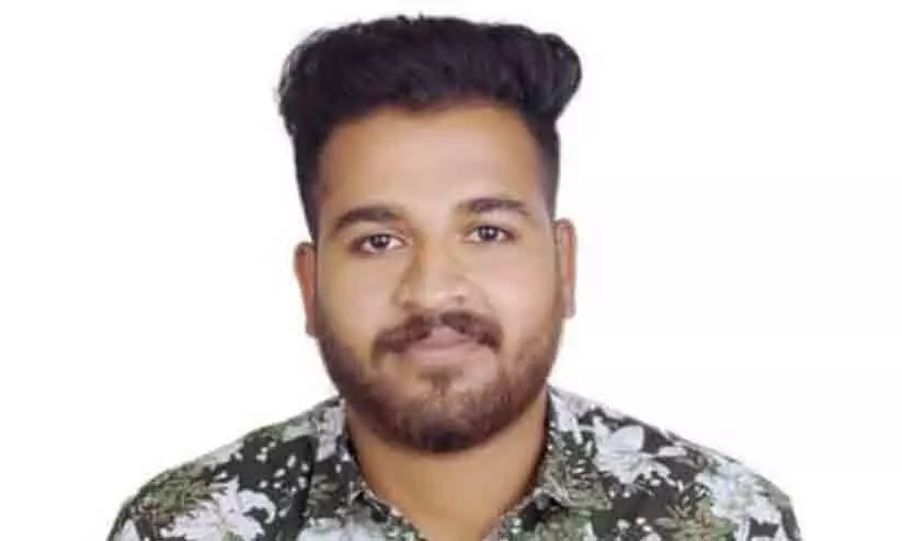 കാലടിയിൽ ബൈക്കും കാറും കൂട്ടിയിടിച്ച് ബൈക്ക് യാത്രികൻ മരിച്ചു കാലടിയിൽ ബൈക്കും കാറും കൂട്ടിയിടിച്ച് ബൈക്ക് യാത്രികൻ മരിച്ചു