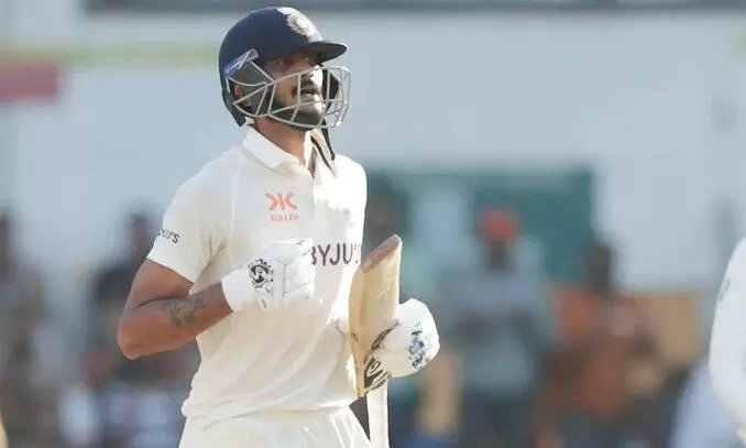 വാലറ്റത്ത് തകർത്തടിച്ച് അക്സറും ഷമിയും- 400ൽ ഇന്ത്യ; 223 റൺസ് ഒന്നാമിന്നിങ്സ് ലീഡ് വാലറ്റത്ത് തകർത്തടിച്ച് അക്സറും ഷമിയും- 400ൽ ഇന്ത്യ; 223 റൺസ് ഒന്നാമിന്നിങ്സ് ലീഡ്