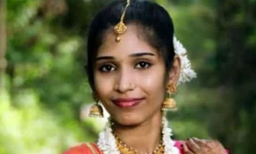 പിറന്നാൾദിനത്തിൽ ദാരുണാപകടം: ഗ്രൈൻഡറിൽ ഷാൾ കുടുങ്ങി യുവതി മരിച്ചു