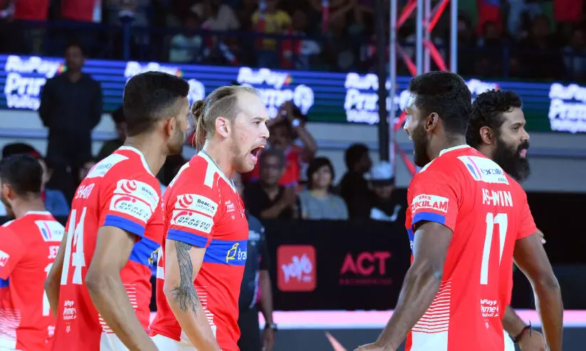 പ്രൈം ​വോ​ളി: ജയത്തോടെ ഹീറോസ് മുന്നിൽ