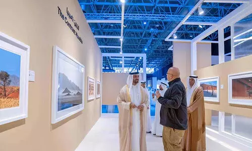 എ​ക്‌​സ്‌​പോ​ഷ​ർ മി​ഴി​തു​റ​ന്നു