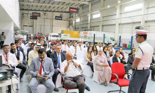 ഗ​താ​ഗ​ത നി​യ​മ​ങ്ങ​ളെ​ക്കു​റി​ച്ച് ബോ​ധ​വ​ത്ക​ര​ണം ന​ട​ത്തി