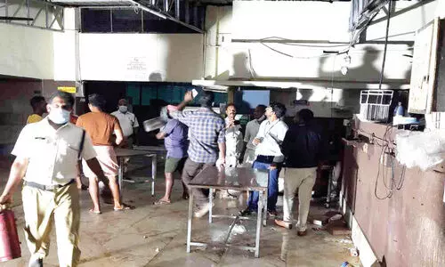 മെഡിക്കൽ കോളജിൽനിന്ന് ഇന്ത്യൻ കോഫി ഹൗസ് പൂർണമായി ഒഴിപ്പിച്ചു