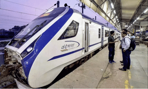 Stones pelted at Vande Bharat train in Telanganas Mahabubabad