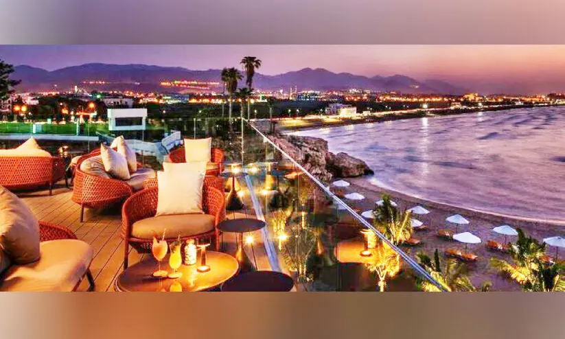 ഹോട്ടലുകളുടെ വരുമാനത്തിൽ 82.7 ശതമാനത്തിന്റെ വർധന ഹോട്ടലുകളുടെ വരുമാനത്തിൽ 82.7 ശതമാനത്തിന്റെ വർധന