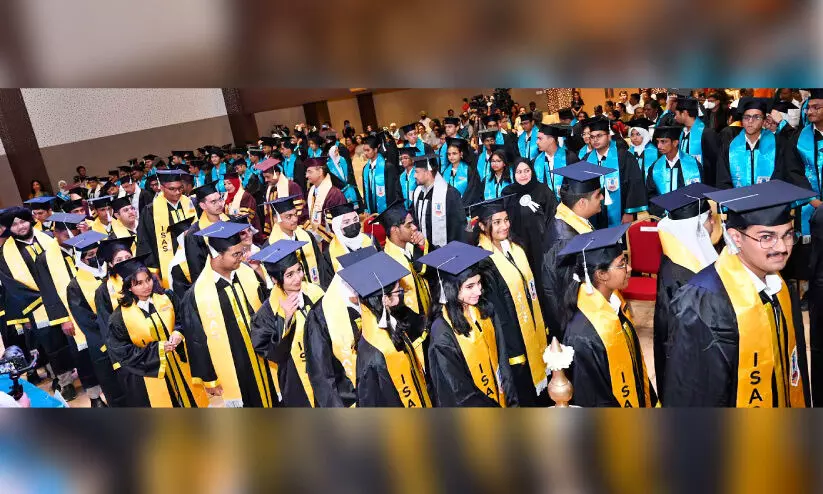 സീ​ബ് ഇ​ന്ത്യ​ന്‍ സ്‌​കൂ​ളി​ൽ വി​ദ്യാ​ര്‍ഥി​ക​ളു​ടെ ഗ്രാ​ജ്വേ​ഷ​ന്‍