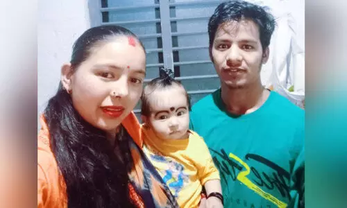 കാട്ടാനകൾ വഴിമുടക്കി; നേപ്പാൾ യുവതി ആംബുലൻസിൽ പ്രസവിച്ചു