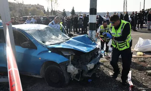 ജറൂസ​ലമിൽ കാർ ഇടിച്ചുകയറ്റിയ സംഭവത്തിൽ പരിക്കേറ്റ ഇസ്രായേലി ബാലനും മരിച്ചു; മരണം മൂന്നായി