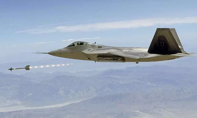 അമേരിക്കൻ ആകാശത്ത് വീണ്ടും അജ്ഞാത വസ്തു; വെടിവെച്ച് വീഴ്ത്തി