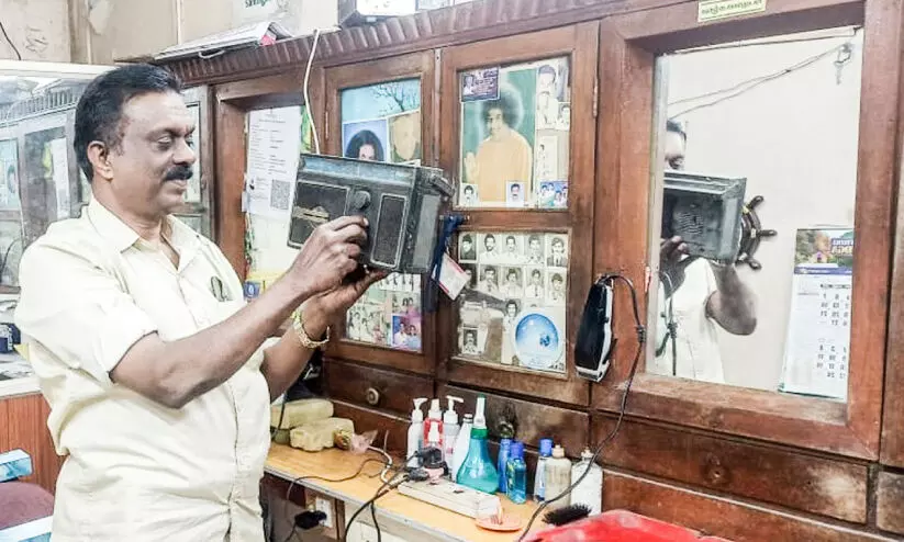 മണിച്ചേട്ടന്റെ റേഡിയോ കമ്പത്തിന് അരനൂറ്റാണ്ട് മണിച്ചേട്ടന്റെ റേഡിയോ കമ്പത്തിന് അരനൂറ്റാണ്ട്