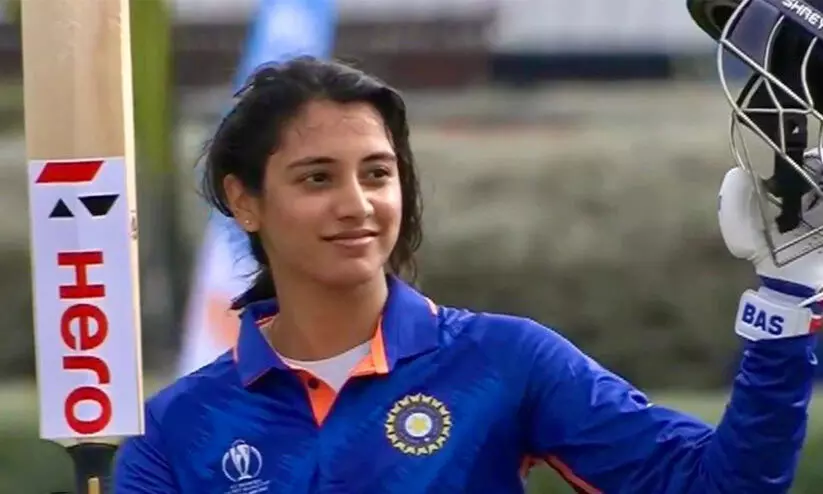 വിമൻസ് പ്രീമിയർ ലീഗ്: ലേലത്തിൽ താരമായി സ്മൃതി മന്ദാന; 3.40 കോടി തിളക്കവുമായി റോയൽ ചലഞ്ചേഴ്സ് ബംഗളൂരുവിൽ വിമൻസ് പ്രീമിയർ ലീഗ്: ലേലത്തിൽ താരമായി സ്മൃതി മന്ദാന; 3.40 കോടി തിളക്കവുമായി റോയൽ ചലഞ്ചേഴ്സ് ബംഗളൂരുവിൽ