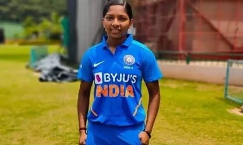 വയനാട്ടുകാരി മിന്നു മണി വനിത പ്രീമിയർ ലീഗ് കളിക്കും; ഡൽഹി ക്യാപിറ്റൽസ് സ്വന്തമാക്കിയത് 30 ലക്ഷത്തിന്