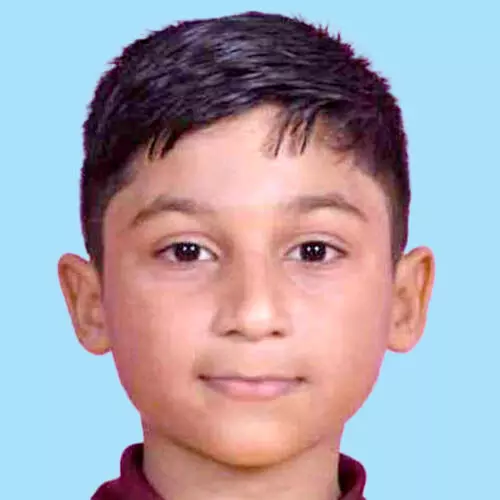 വി​ദ്യാ​ർ​ഥി സ്കൂ​ളി​ൽ കു​ഴ​ഞ്ഞു​വീ​ണ് മ​രി​ച്ചു