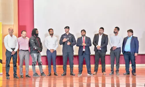 ട്രാ​ഫി​ക് ബോ​ധ​വ​ത്ക​ര​ണ സെ​മി​നാ​ര്‍