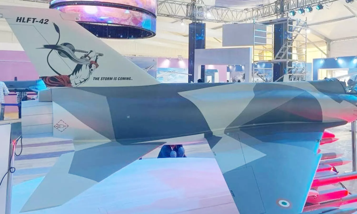 എച്ച്.എ.എൽ എയർക്രാഫ്റ്റിന്‍റെ ചിറകിലെ ഹനുമാൻ ചിത്രം ഒഴിവാക്കി