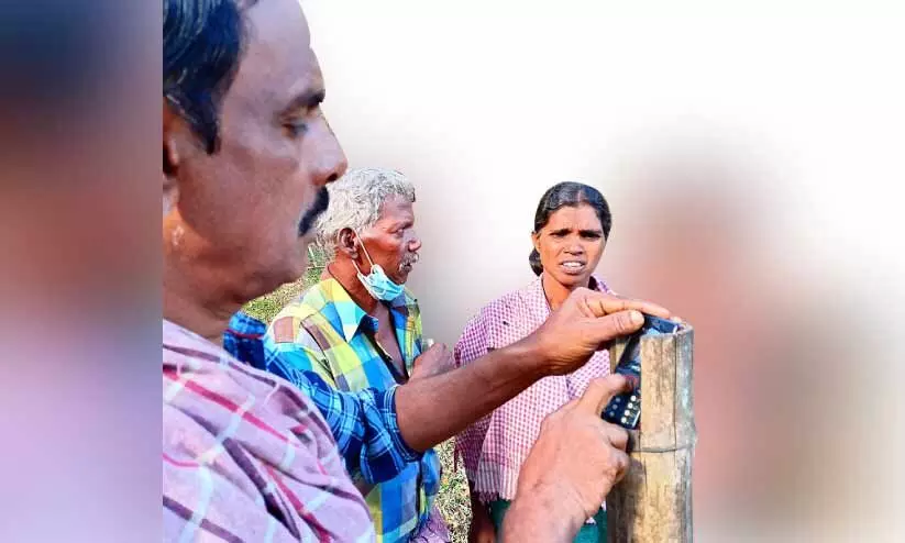 നാടെങ്ങും ഡിജിറ്റൽ വിപ്ലവം; പറമ്പിക്കുളം തേക്കടി വാസികൾ റേഞ്ചിന് പുറത്ത്