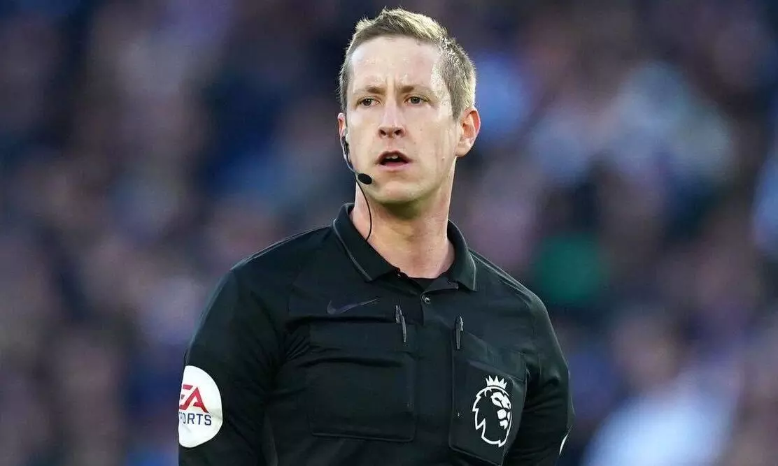 ‘വാറി’ലെ പിശകിൽ കളി മാറി; പ്രിമിയർ ലീഗിൽ റഫറിയെ മാറ്റിനിർത്തി