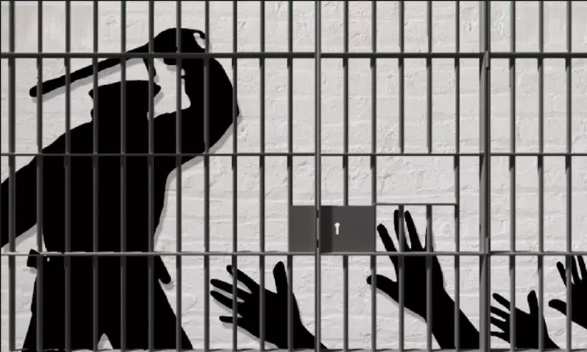 അഞ്ച് വര്ഷത്തിനിടെ ഏറ്റവും കൂടുതൽ കസ്റ്റഡി മരണങ്ങൾ ഗുജറാത്തിലെന്ന് റിപ്പോർട്ടുകൾ അഞ്ച് വര്ഷത്തിനിടെ ഏറ്റവും കൂടുതൽ കസ്റ്റഡി മരണങ്ങൾ ഗുജറാത്തിലെന്ന് റിപ്പോർട്ടുകൾ