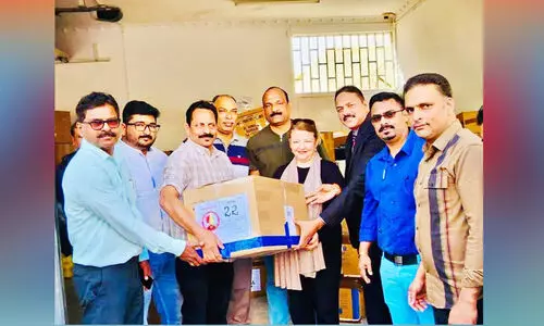 കെ.പി.എഫ് സഹായ സാമഗ്രികൾ കൈമാറി