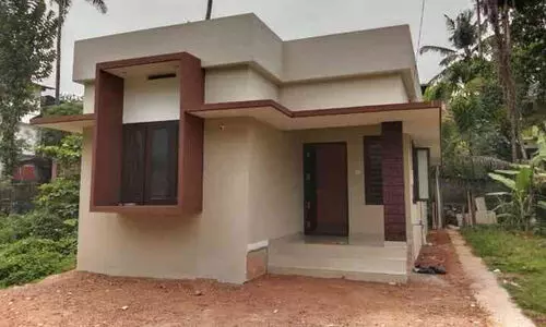 ‘മിടുക്കികൾ’ പൂർവവിദ്യാർഥി കൂട്ടായ്മ കൈകോർത്തു; സഹപാഠിക്ക് വീടൊരുങ്ങി