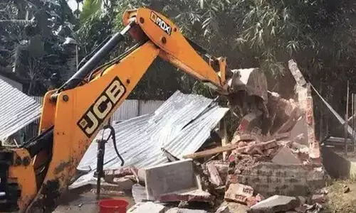 അസമിൽ വീണ്ടും ബു​ൾഡോസർ രാജ്: 2,500 വീടുകളും പള്ളികളും സ്‌കൂളുകളും തകർക്കുമെന്ന് സർക്കാർ