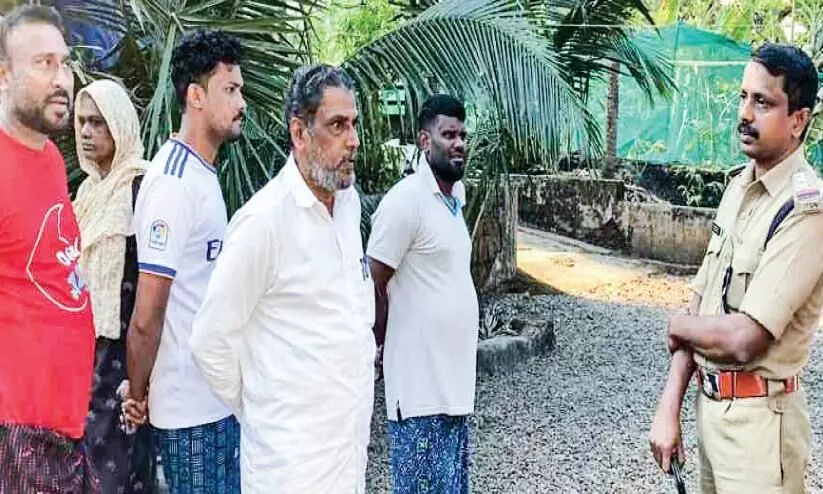 മൂച്ചിക്കലിൽ വീട്ടിൽ മോഷണം; മൂന്നുപവൻ കവർന്നു മൂച്ചിക്കലിൽ വീട്ടിൽ മോഷണം; മൂന്നുപവൻ കവർന്നു