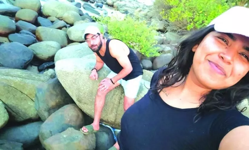 Couple go to Goa to ring in Valentine Couple go to Goa to ring in Valentine